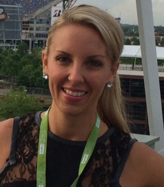 Kelly Bolton Headshot